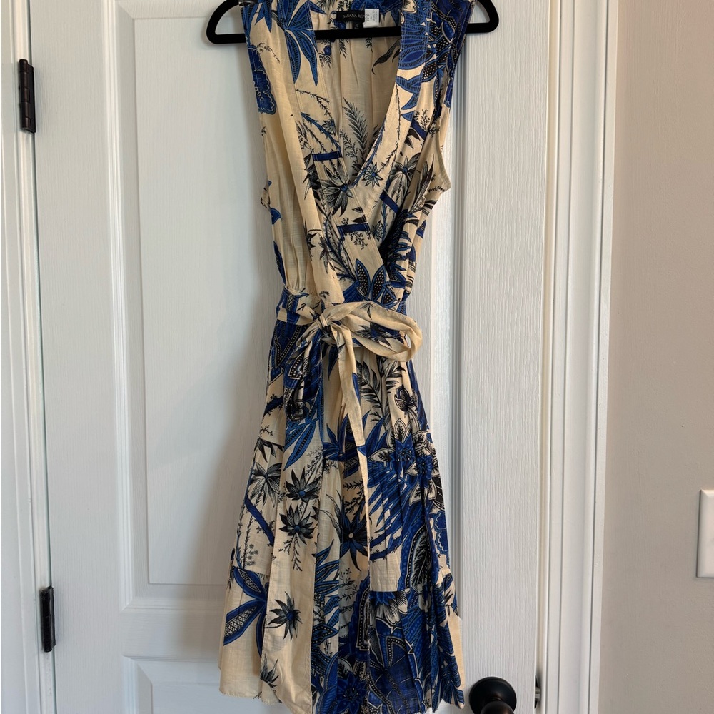 NWOT Banana Republic Beige and Navy Floral Midi Dress